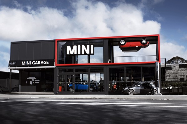 MINI is taking to the High St with a unique brand store on Auckland's iconic fashion strip, Ponsonby Road. 